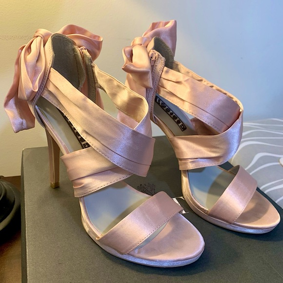 White by Vera Wang Shoes - Vera Wang WHITE heels